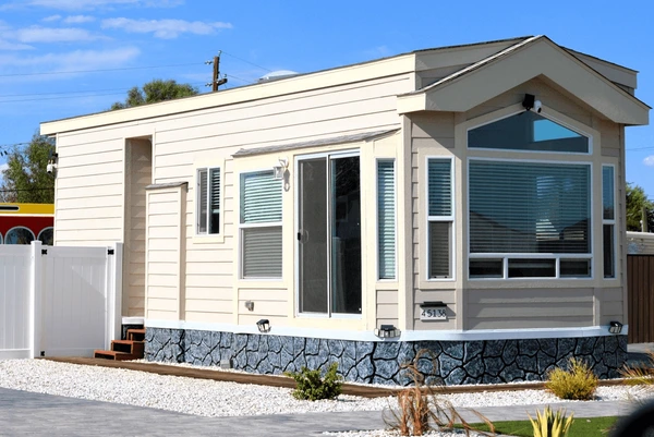 new-tiny-home-recently-completed-600nw-2340893595